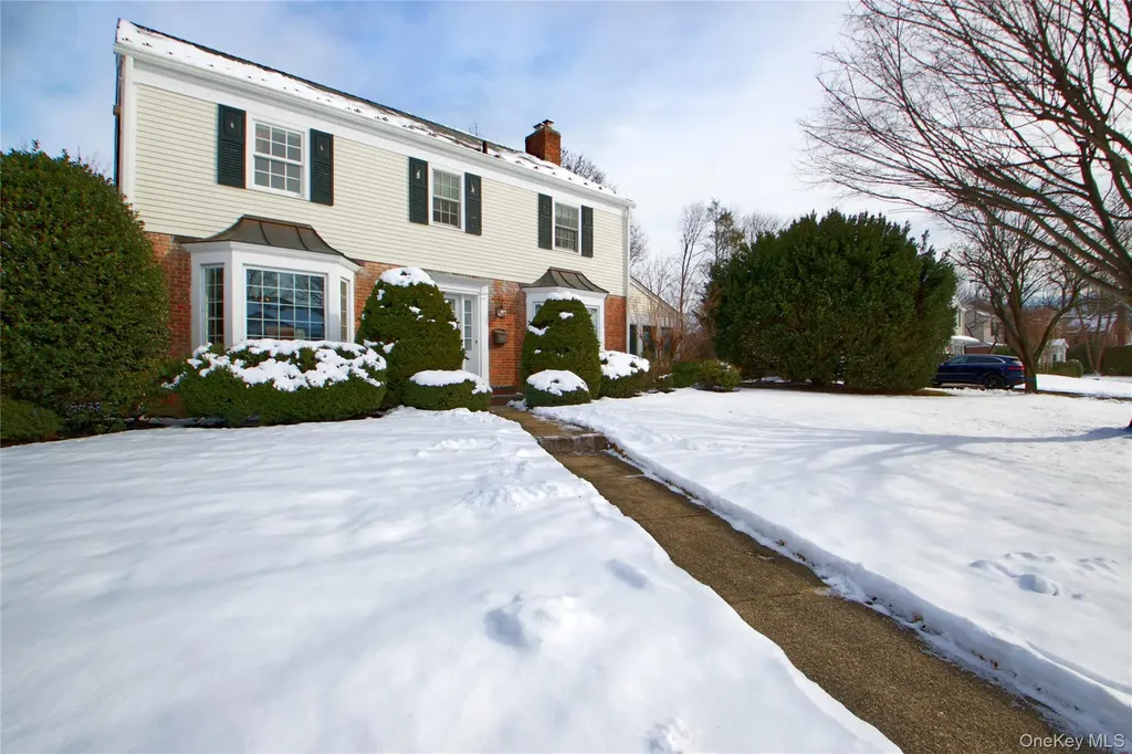 32 Barnard Place Manhasset NY 11030