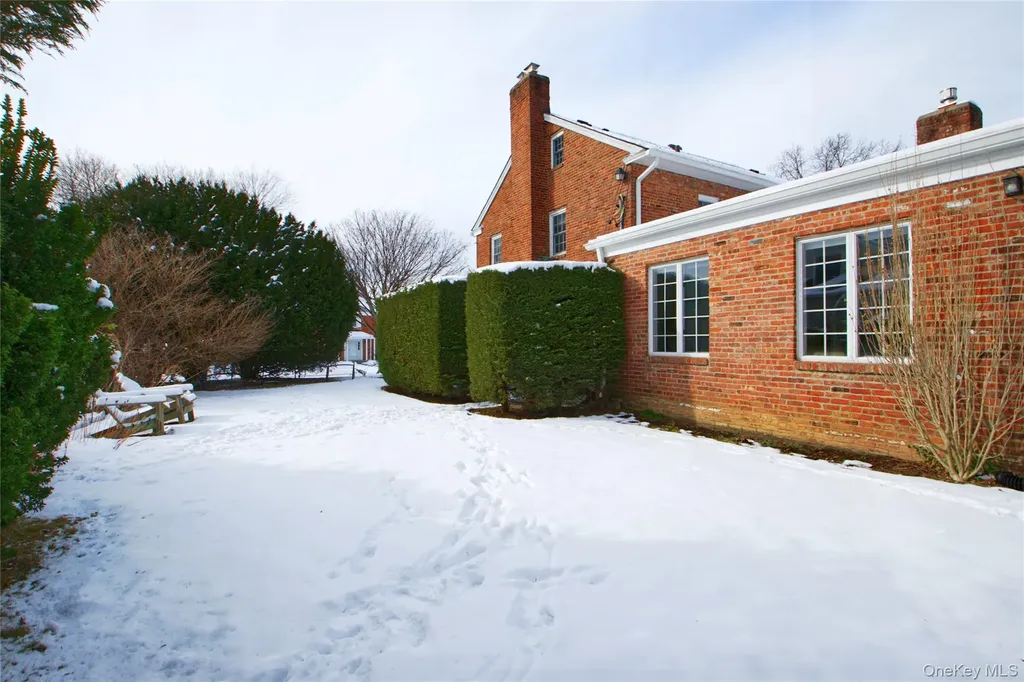 32 Barnard Place Manhasset NY 11030