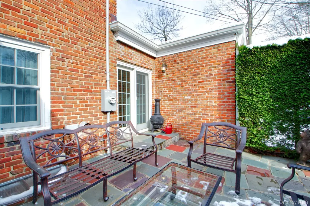 32 Barnard Place Manhasset NY 11030