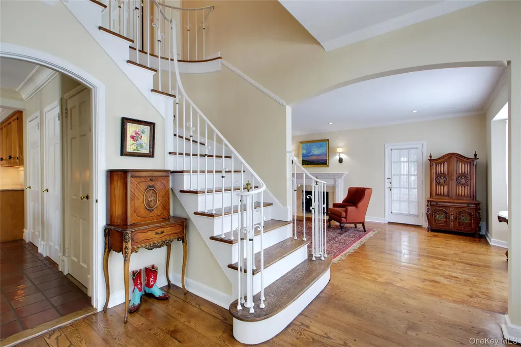 32 Barnard Place Manhasset NY 11030