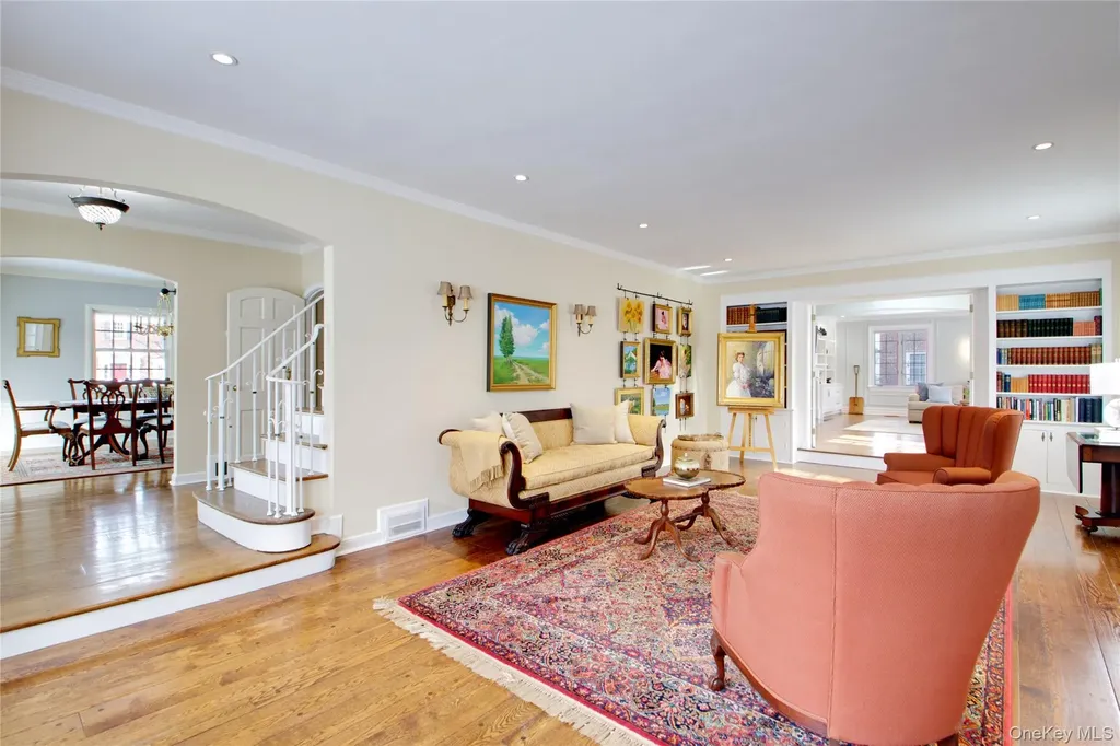 32 Barnard Place Manhasset NY 11030