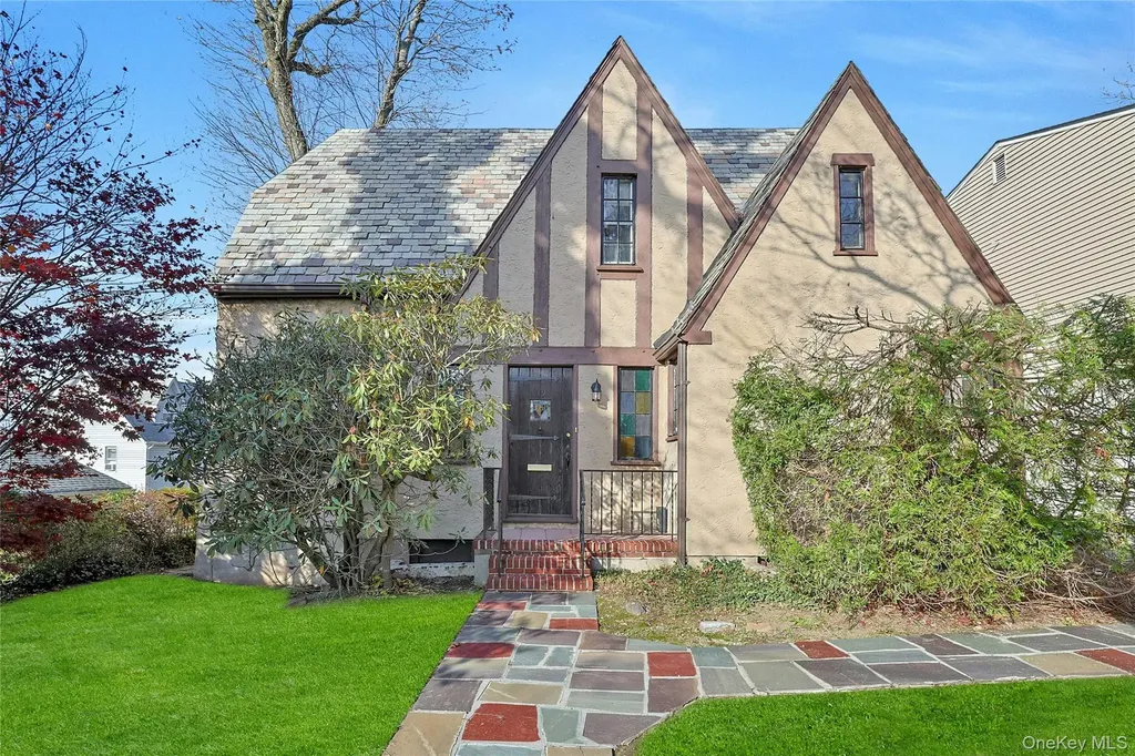 19 Surrey Lane Yonkers NY 10710