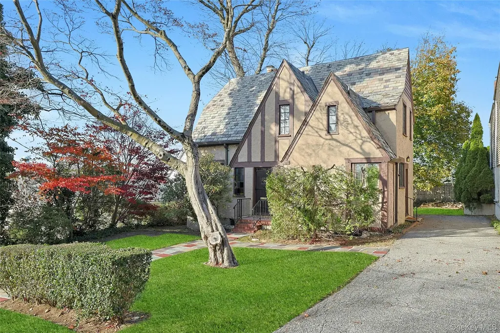 19 Surrey Lane Yonkers NY 10710