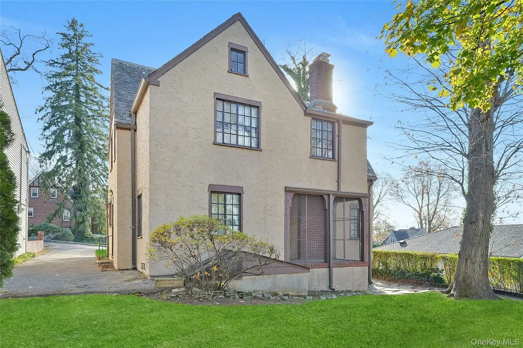 19 Surrey Lane Yonkers NY 10710