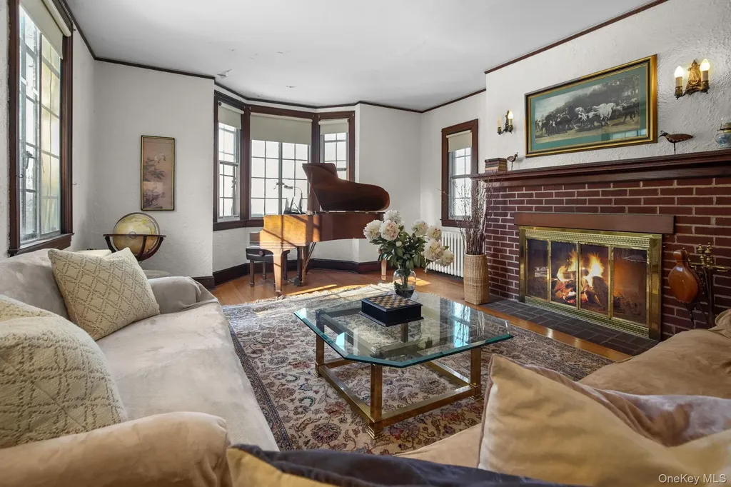 19 Surrey Lane Yonkers NY 10710