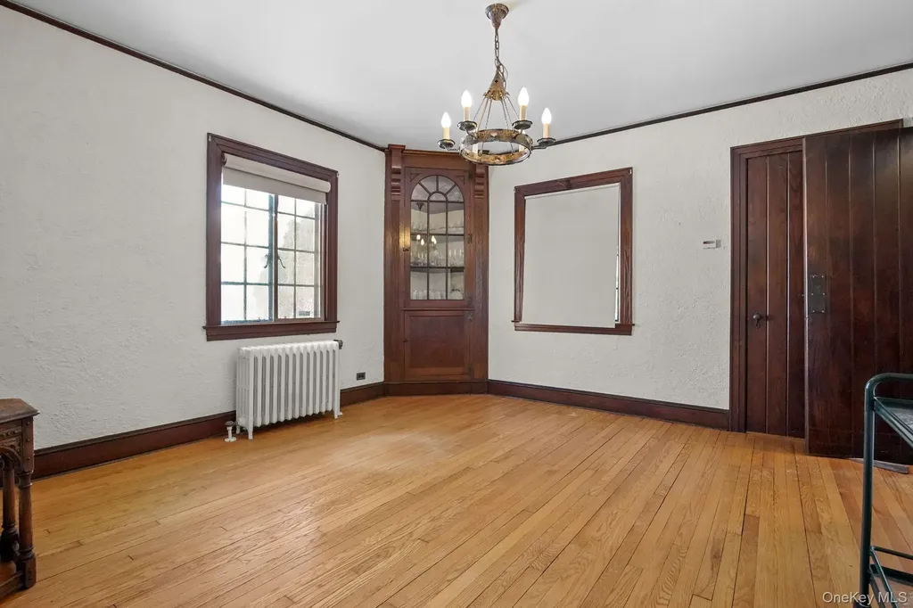 19 Surrey Lane Yonkers NY 10710