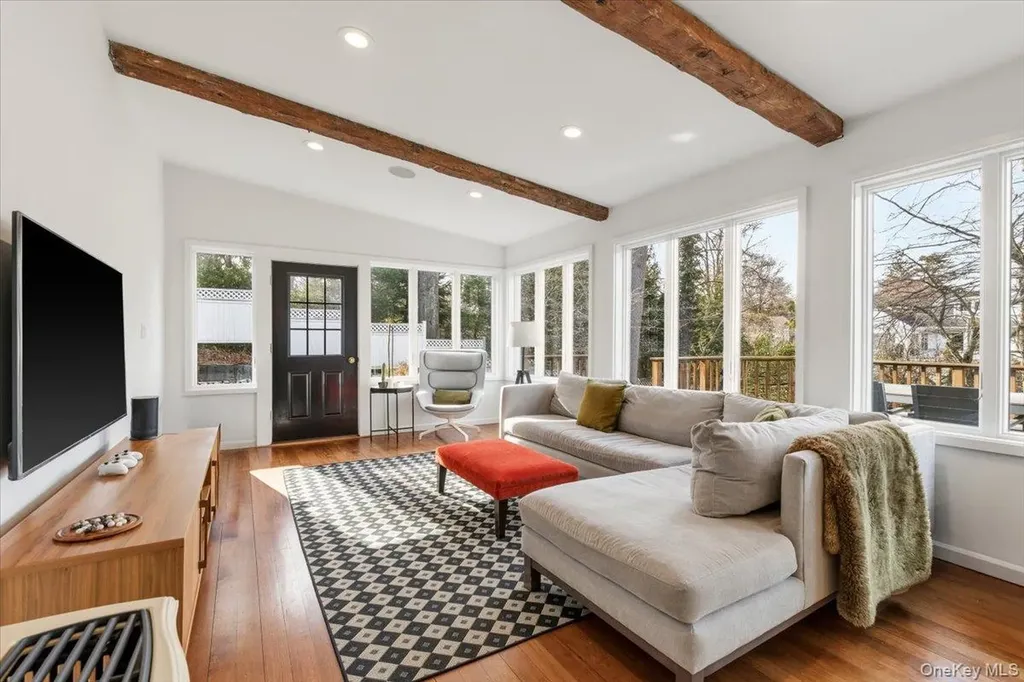 8 Douglas Circle Rye NY 10580