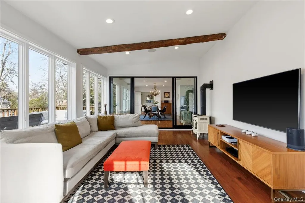 8 Douglas Circle Rye NY 10580