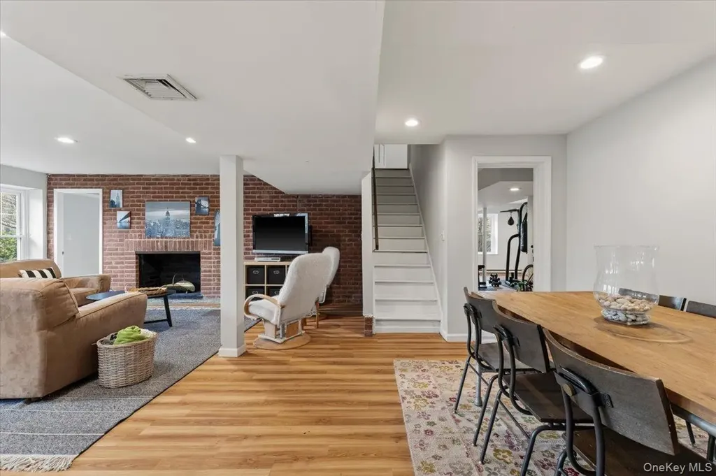 8 Douglas Circle Rye NY 10580