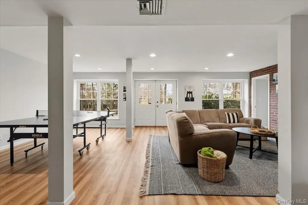 8 Douglas Circle Rye NY 10580