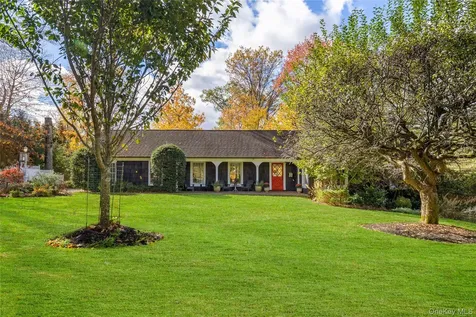 8 Douglas Circle Rye NY 10580