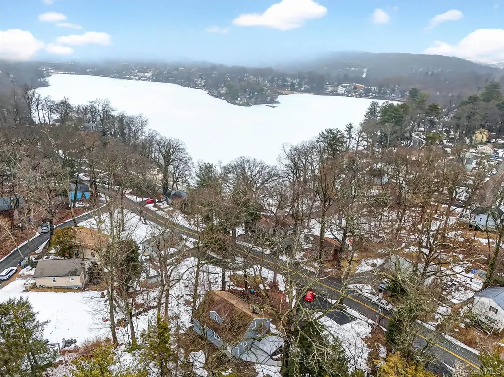 35 Avon Road Lake Peekskill NY 10537