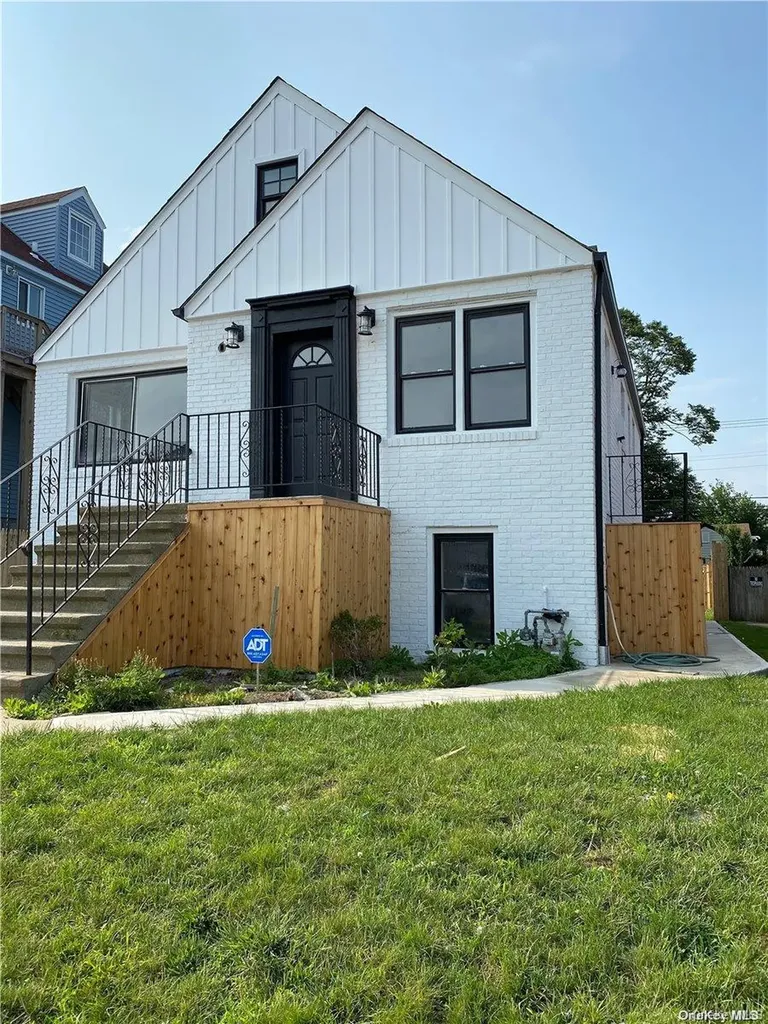 122 E Fulton Street Long Beach NY 11561