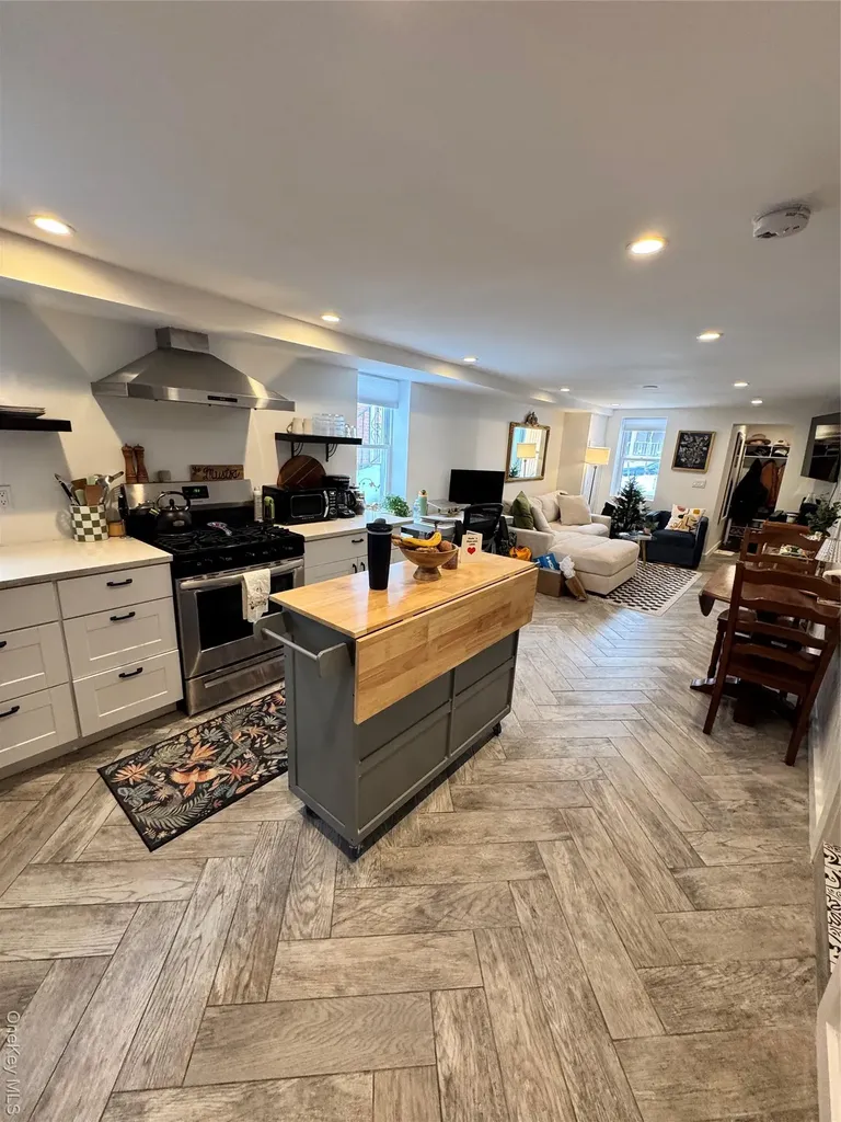 122 E Fulton Street Long Beach NY 11561