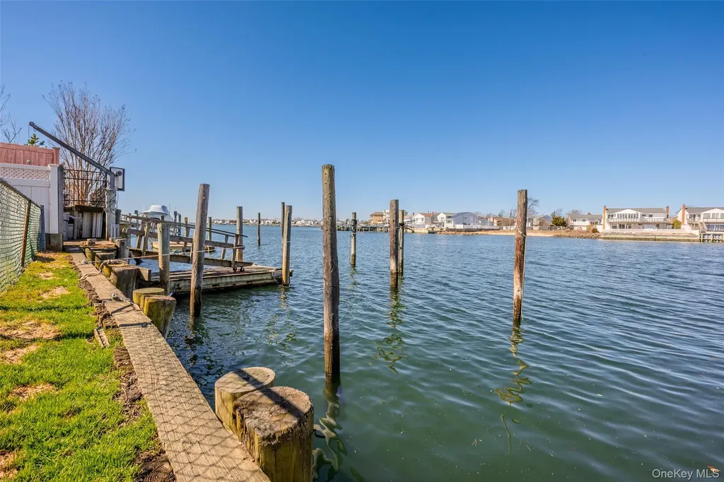 3146 Lee Place Bellmore NY 11710