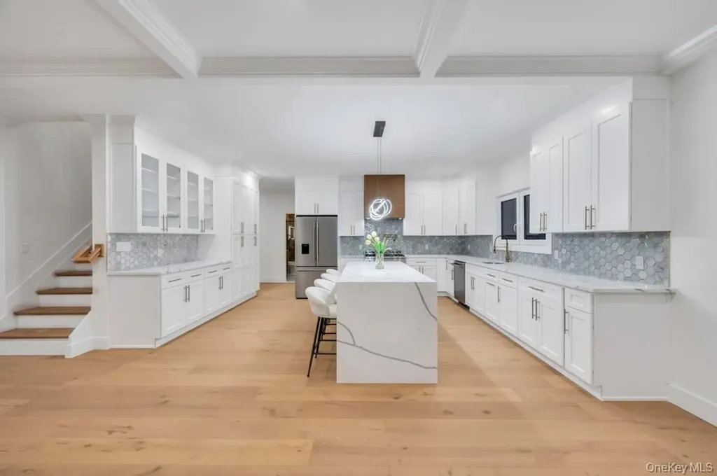 472 Farmranch Road E Bethpage NY 11714