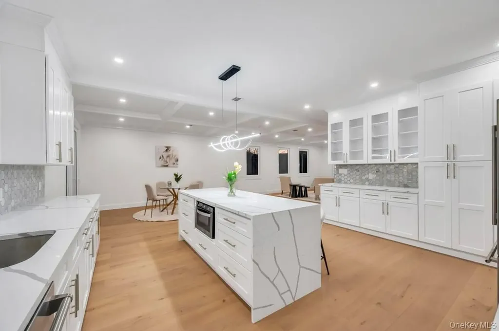 472 Farmranch Road E Bethpage NY 11714