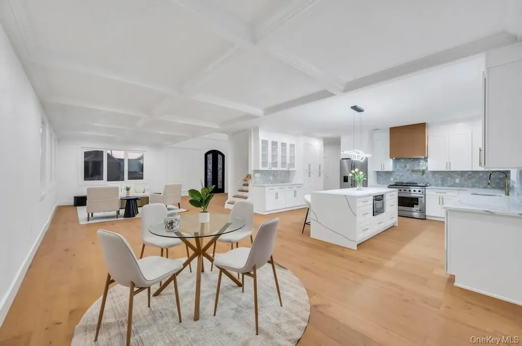 472 Farmranch Road E Bethpage NY 11714