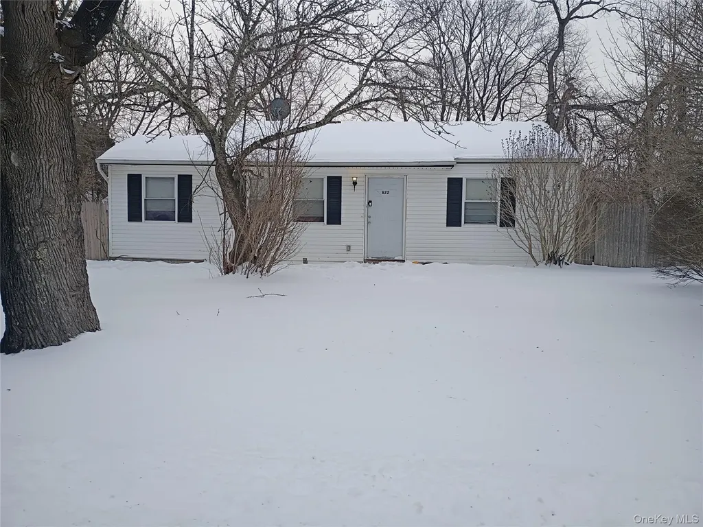 622 Post Avenue Bellport NY 11713