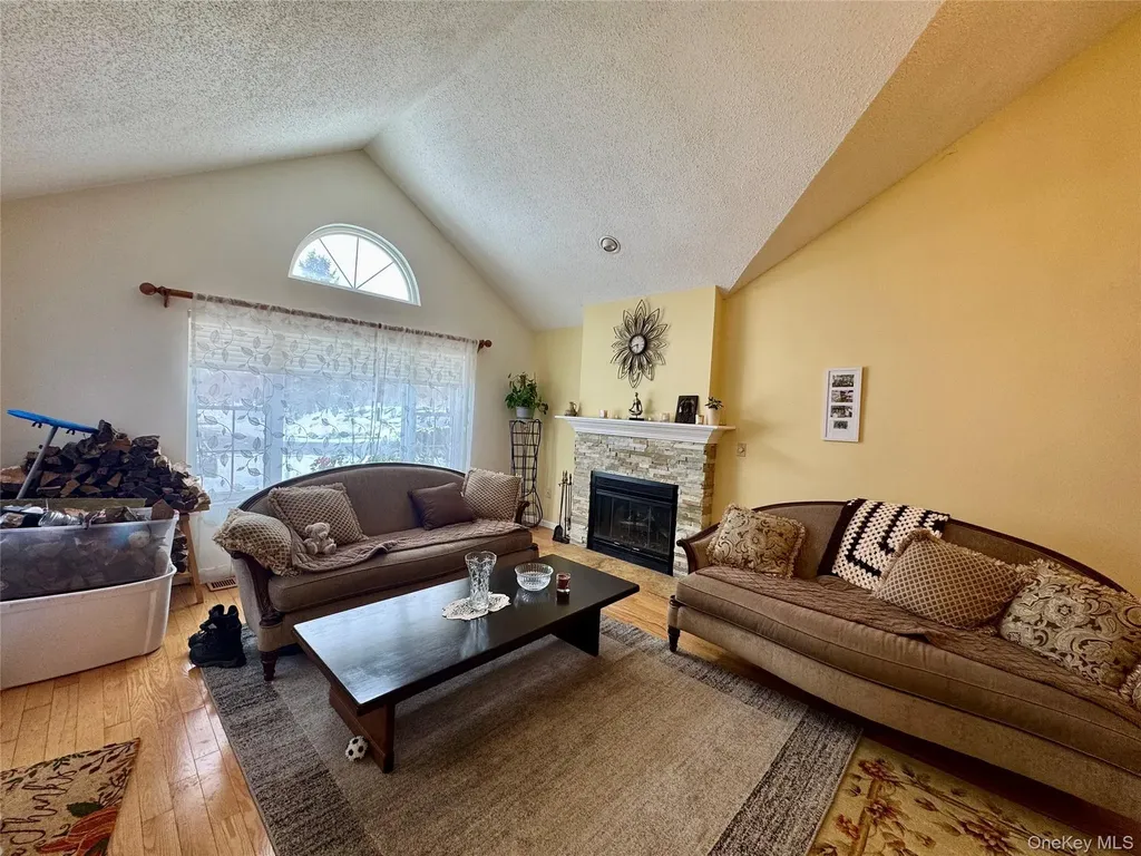 7 Juniper Lane Pawling NY 12564