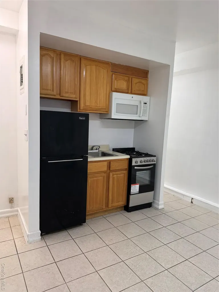 87-14 57th Road Elmhurst NY 11373