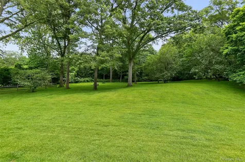 343 Chicken Valley Road Upper Brookville NY 11545