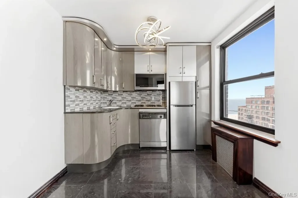 40 Brighton 1st Road Brooklyn NY 11235
