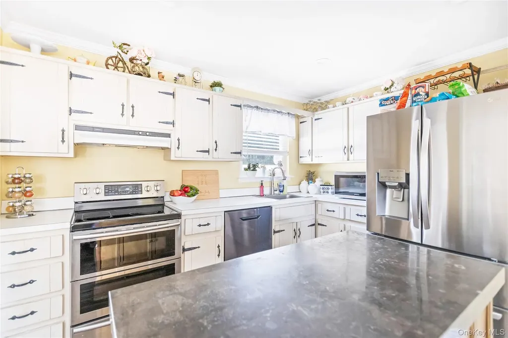 9 Golf Course Road Bellport NY 11713