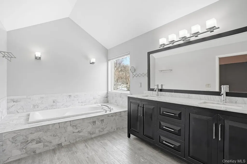 1010 Pine View New Windsor NY 12553