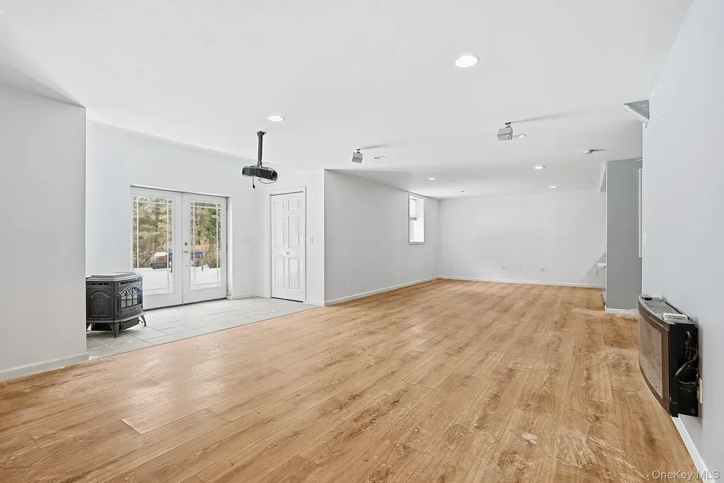 1010 Pine View New Windsor NY 12553