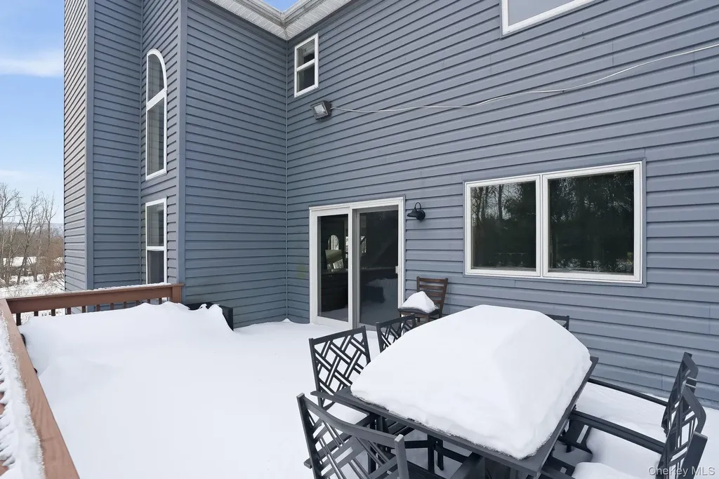1010 Pine View New Windsor NY 12553
