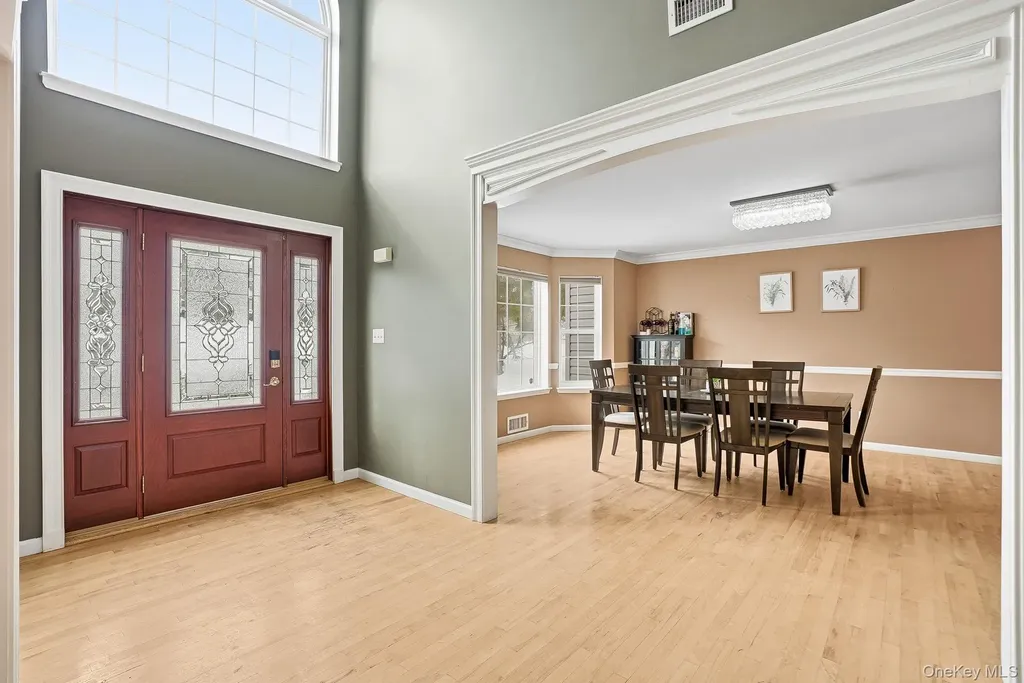 1010 Pine View New Windsor NY 12553