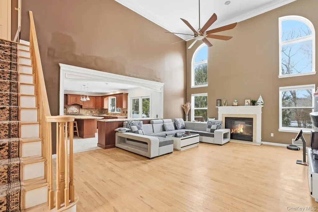 1010 Pine View New Windsor NY 12553