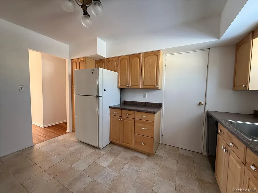 9 Hayrick Lane Commack NY 11725