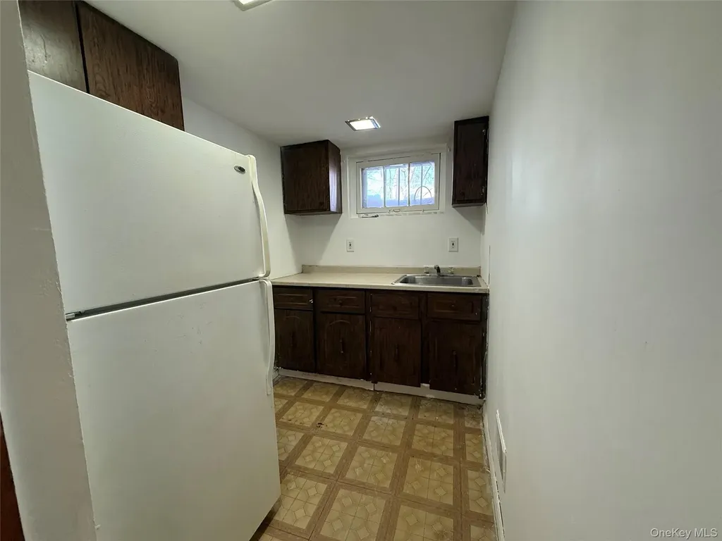 9 Hayrick Lane Commack NY 11725