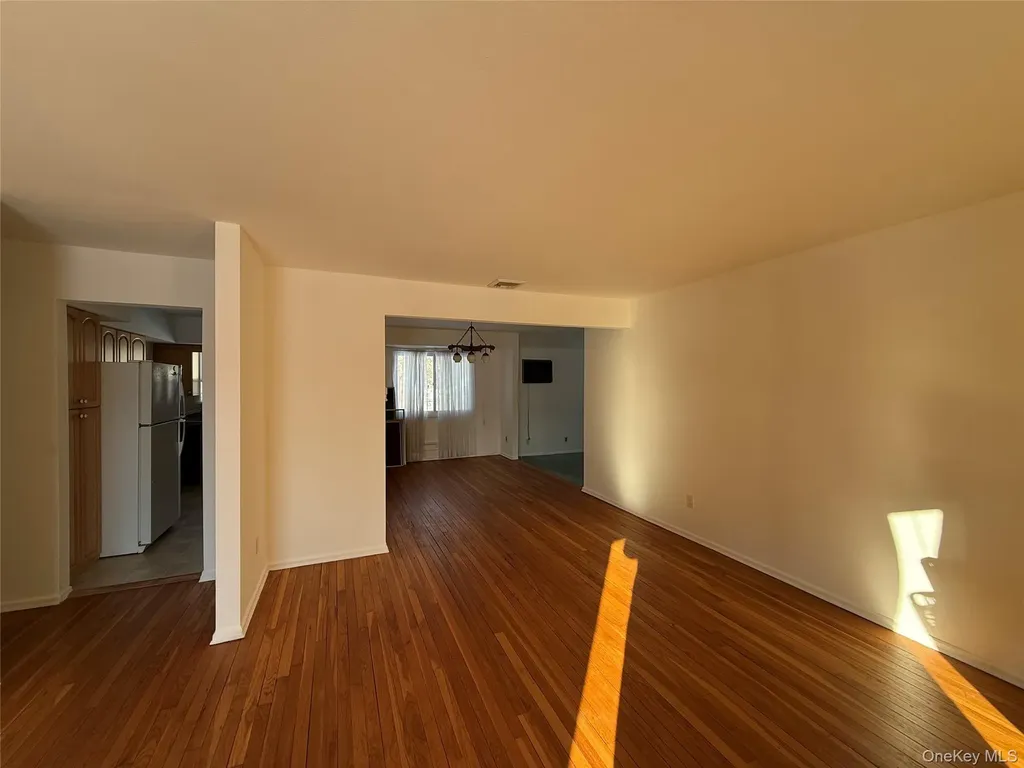 9 Hayrick Lane Commack NY 11725