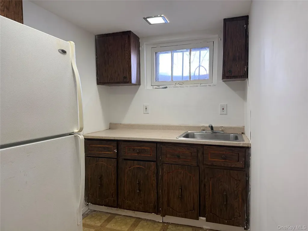 9 Hayrick Lane Commack NY 11725