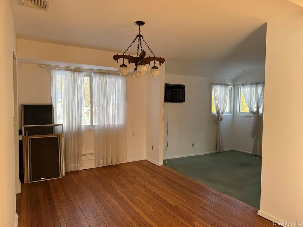 9 Hayrick Lane Commack NY 11725