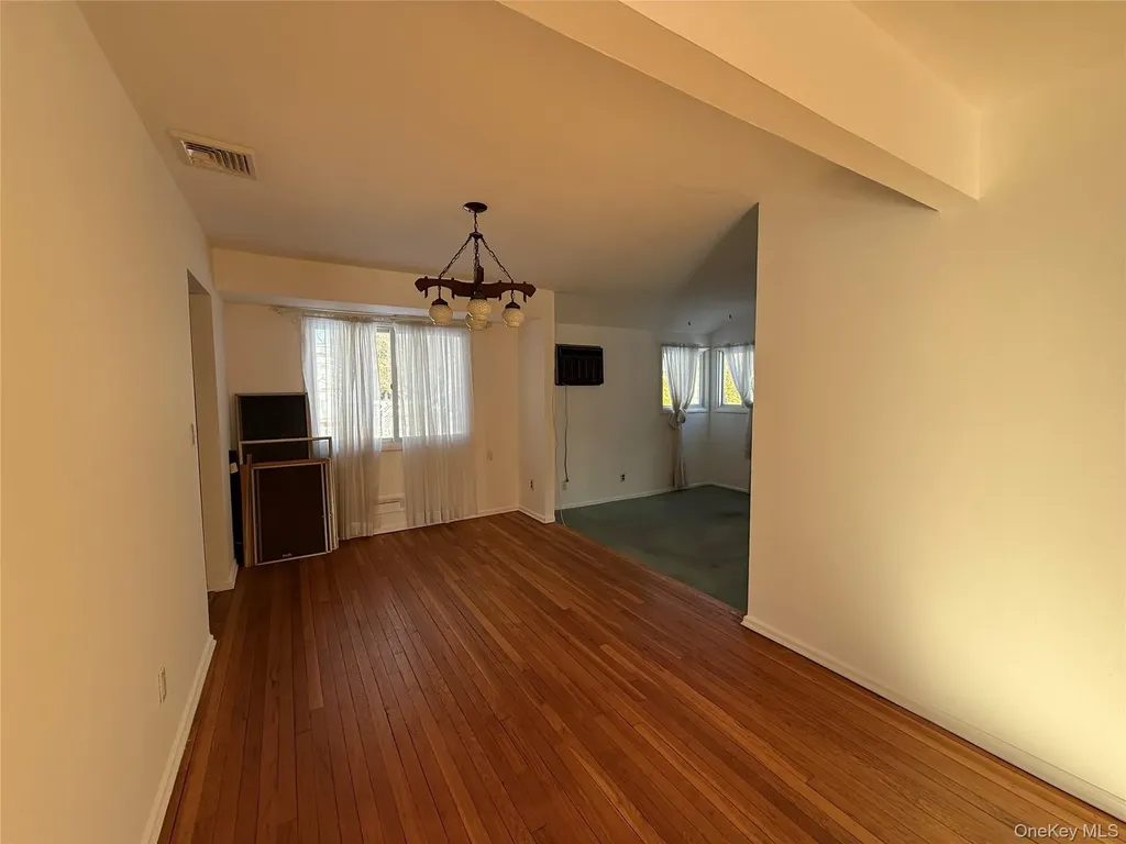 9 Hayrick Lane Commack NY 11725