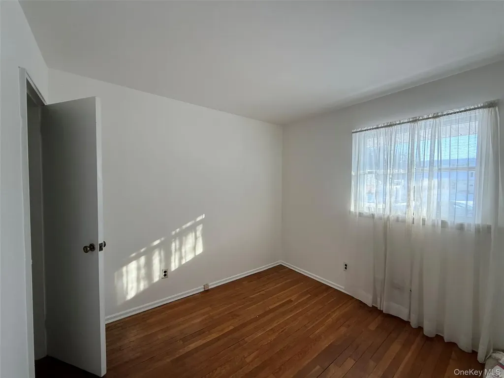 9 Hayrick Lane Commack NY 11725