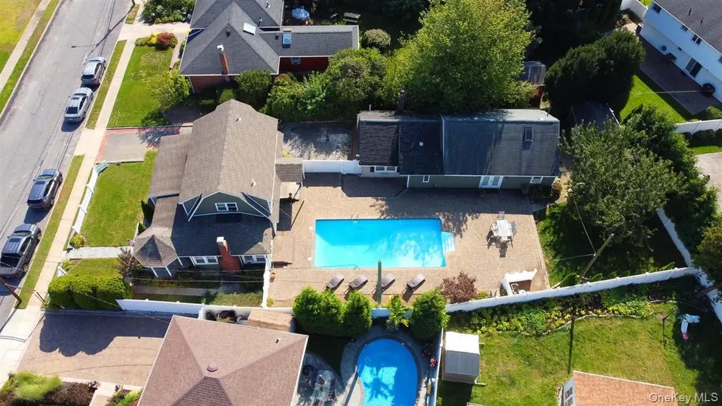 3 Berryhill Lane Bethpage NY 11714