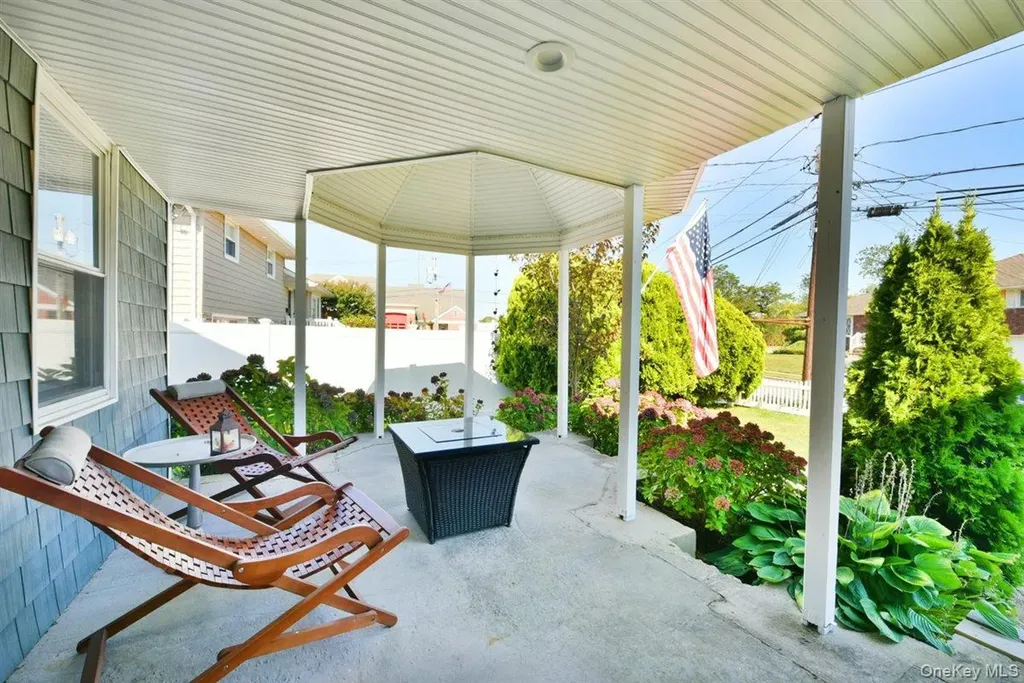 3 Berryhill Lane Bethpage NY 11714