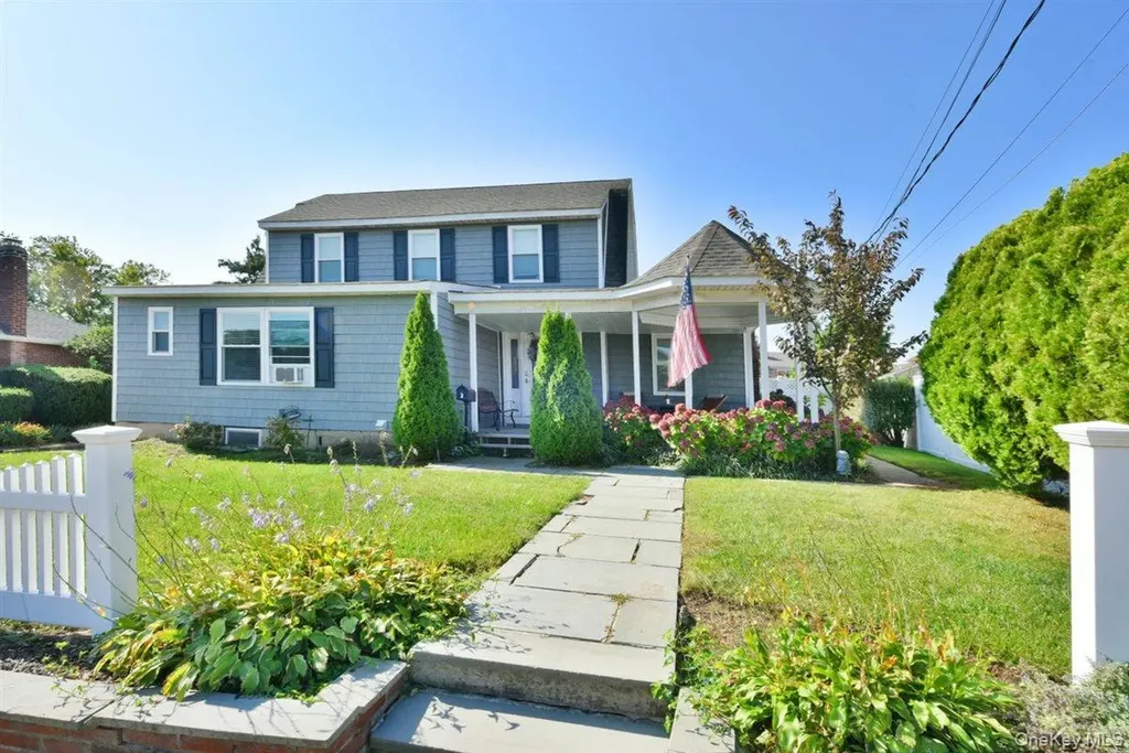 3 Berryhill Lane Bethpage NY 11714