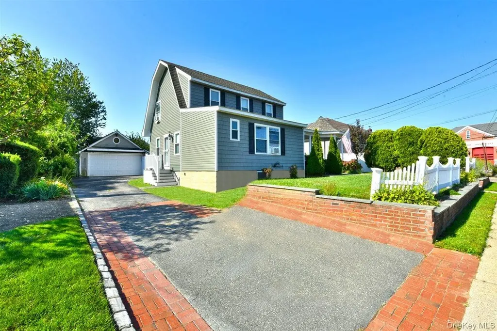 3 Berryhill Lane Bethpage NY 11714