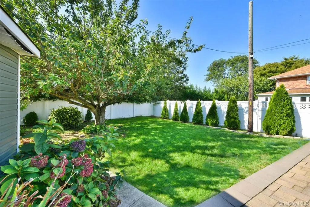 3 Berryhill Lane Bethpage NY 11714