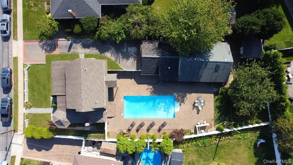 3 Berryhill Lane Bethpage NY 11714