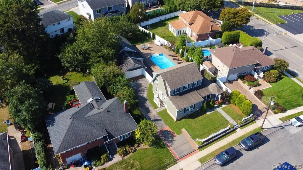 3 Berryhill Lane Bethpage NY 11714