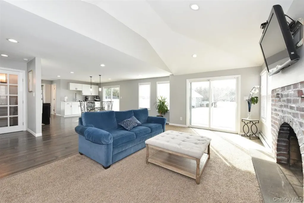 3 Berryhill Lane Bethpage NY 11714