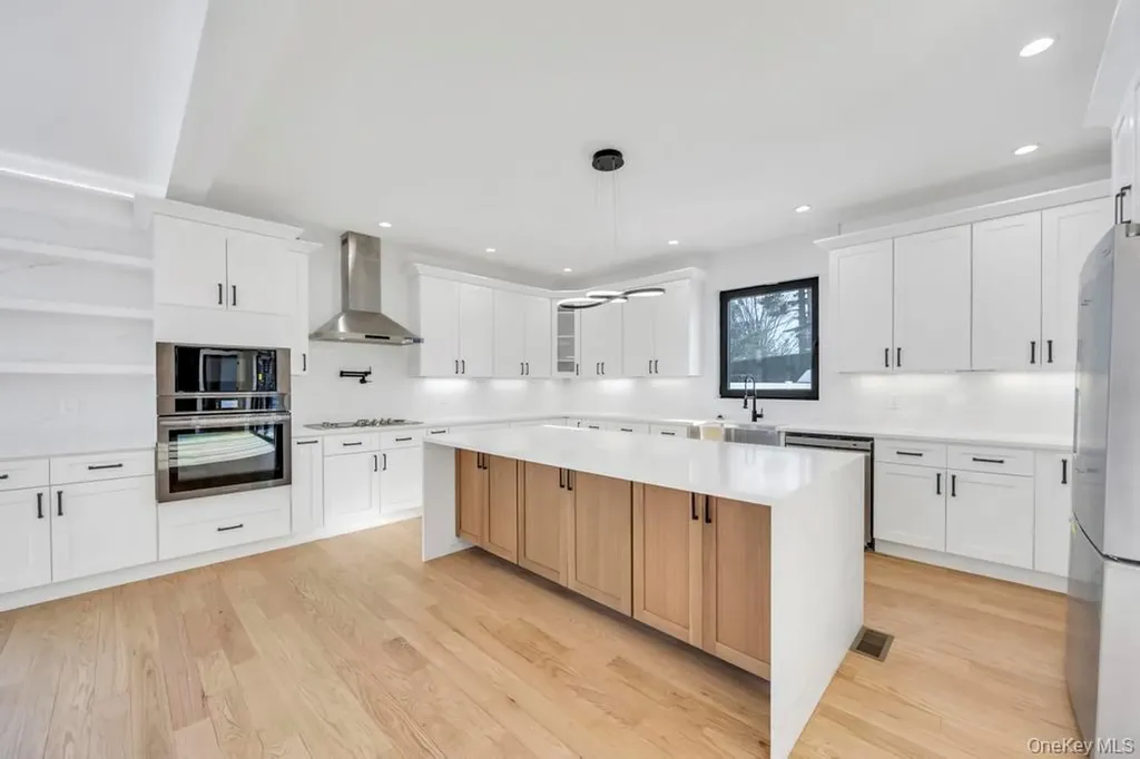 45 Ramble Lane Levittown NY 11756