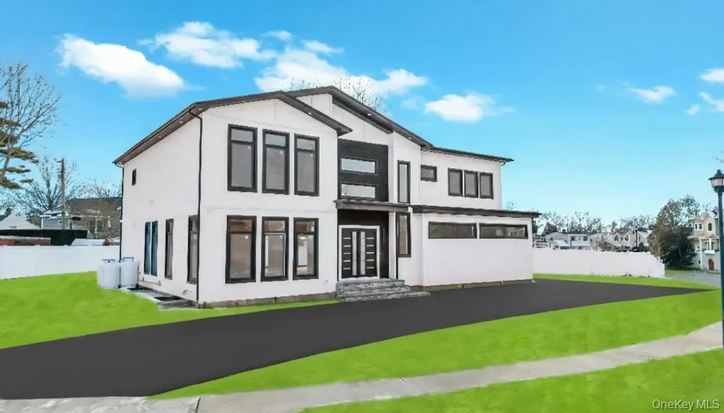 45 Ramble Lane Levittown NY 11756